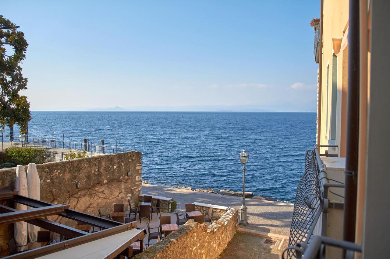 Apartmentsgarda - Residenza Dei Navigatori Torri Del Benaco Luaran gambar