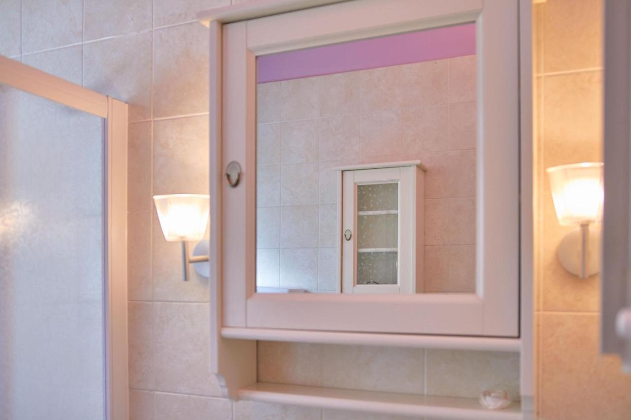 Apartmentsgarda - Residenza Dei Navigatori Torri Del Benaco Luaran gambar