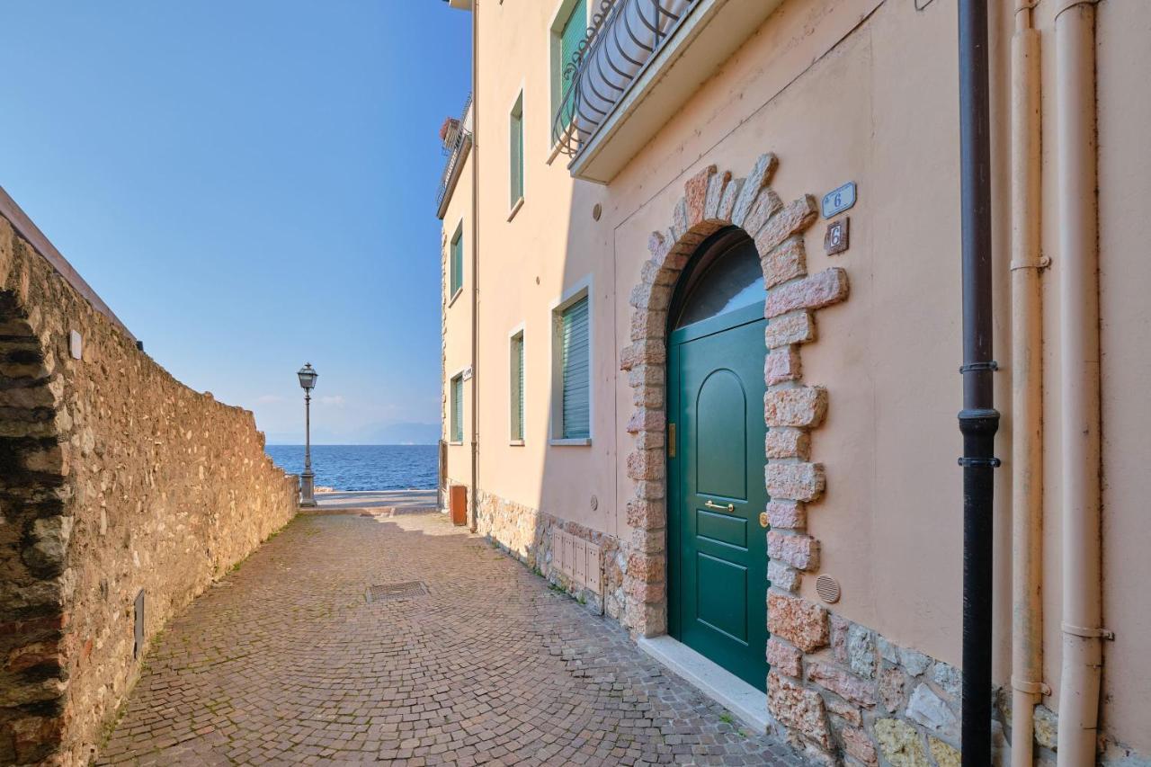 Apartmentsgarda - Residenza Dei Navigatori Torri Del Benaco Luaran gambar